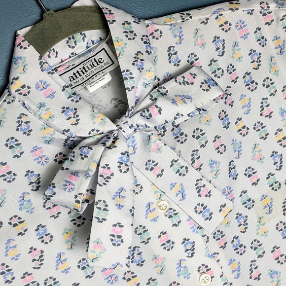 Vintage Tops - Vintage 80s Floral Bow Tie Blouse Button Down